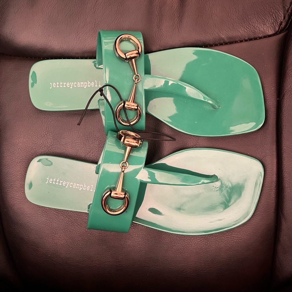 Jeffrey Campbell Women’s Green Thong with gold-hardware Sandals